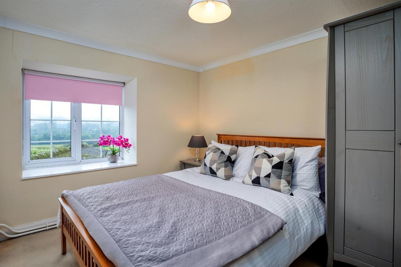 Finest Retreats - Cloggers Cottage Darley Eksteriør bilde