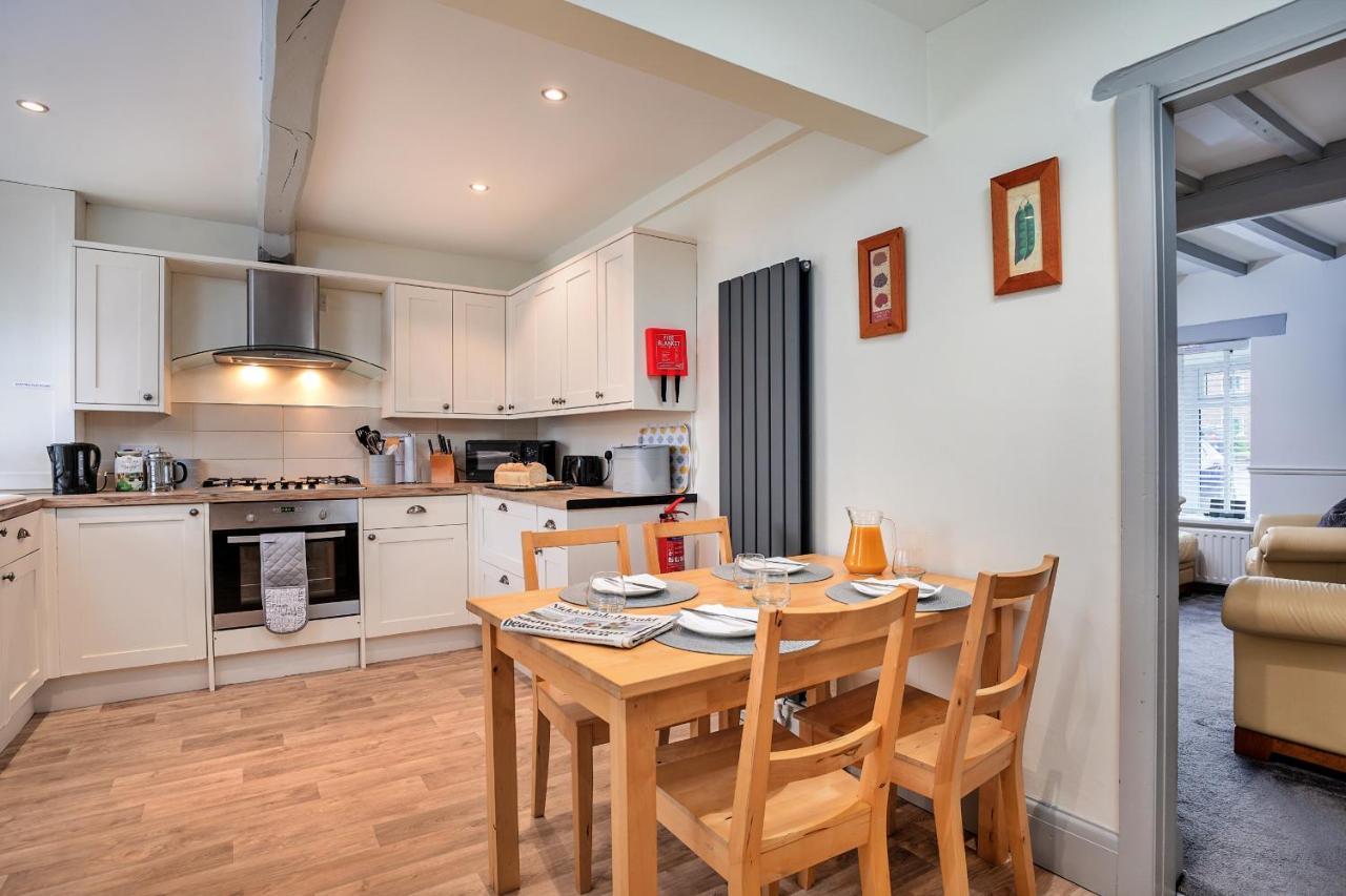 Finest Retreats - Cloggers Cottage Darley Eksteriør bilde