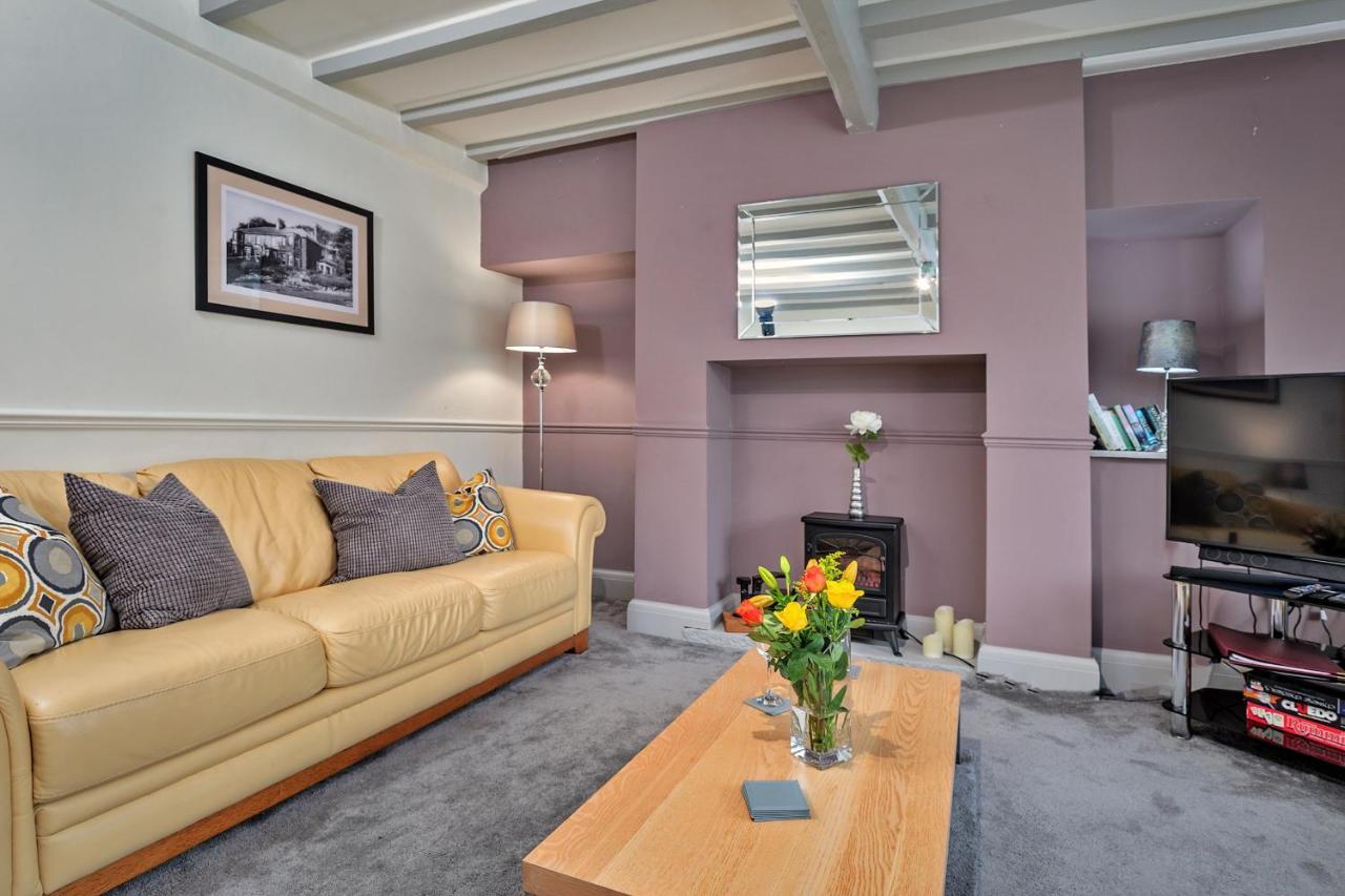 Finest Retreats - Cloggers Cottage Darley Eksteriør bilde