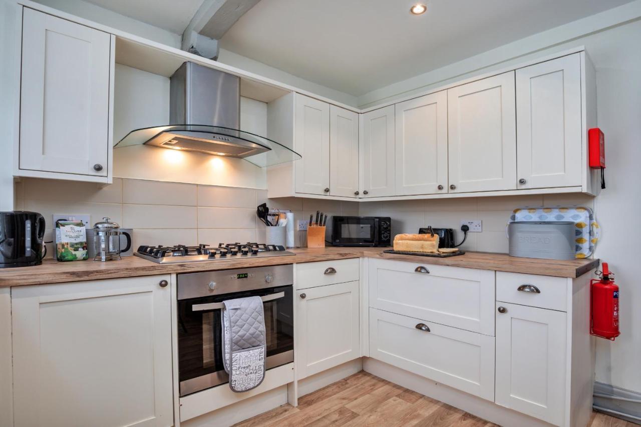 Finest Retreats - Cloggers Cottage Darley Eksteriør bilde